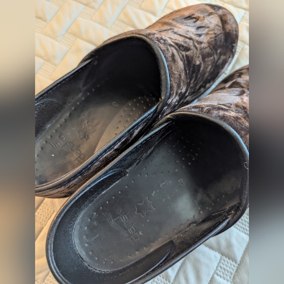 Dansko Velvet Velour Size 40=9 Brown shoes - Picture 6 of 8
